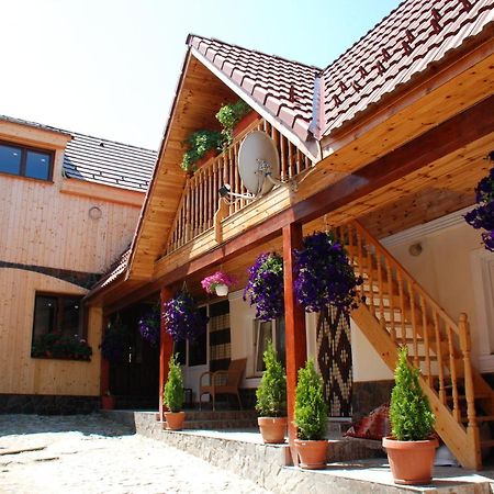 Pensiunea Iulia Rod Dış mekan fotoğraf